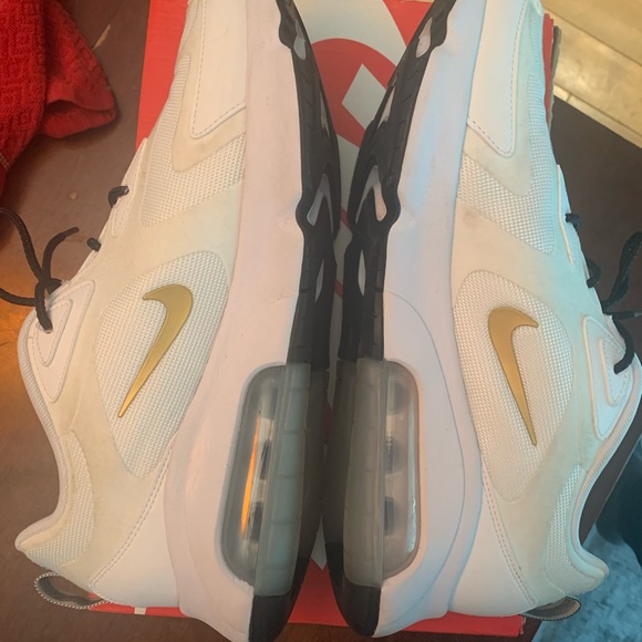 Nike Other - Men’s Size 13 Air Max 200 Metallic Gold